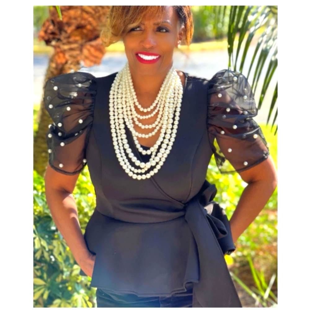 Jewelz by Traci Lynn Luxury white 8 strands Faux Pearl necklace set